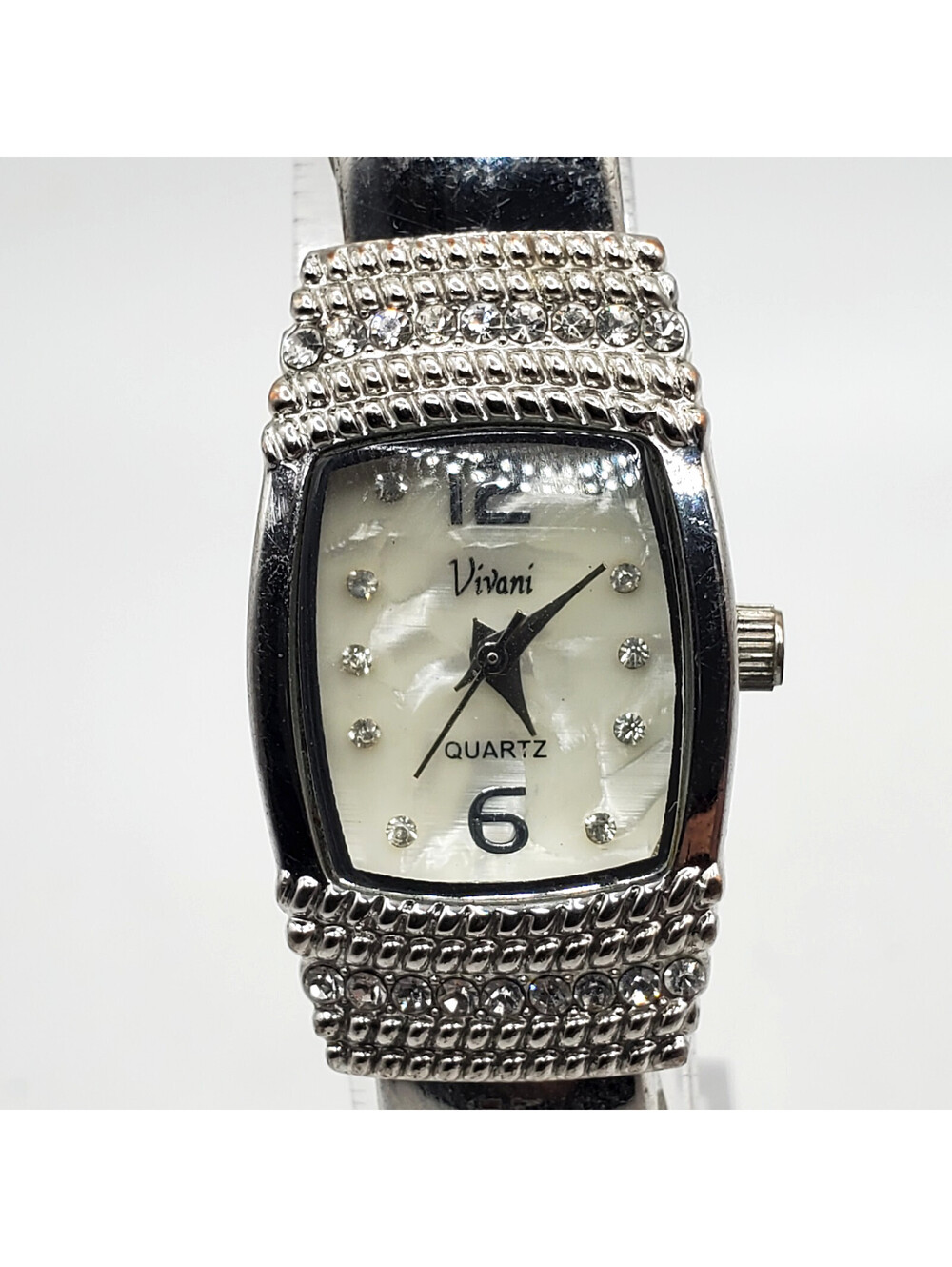 Vivani Quartz Womens Watch 19mm Silver Tone Cuff Band New Battery